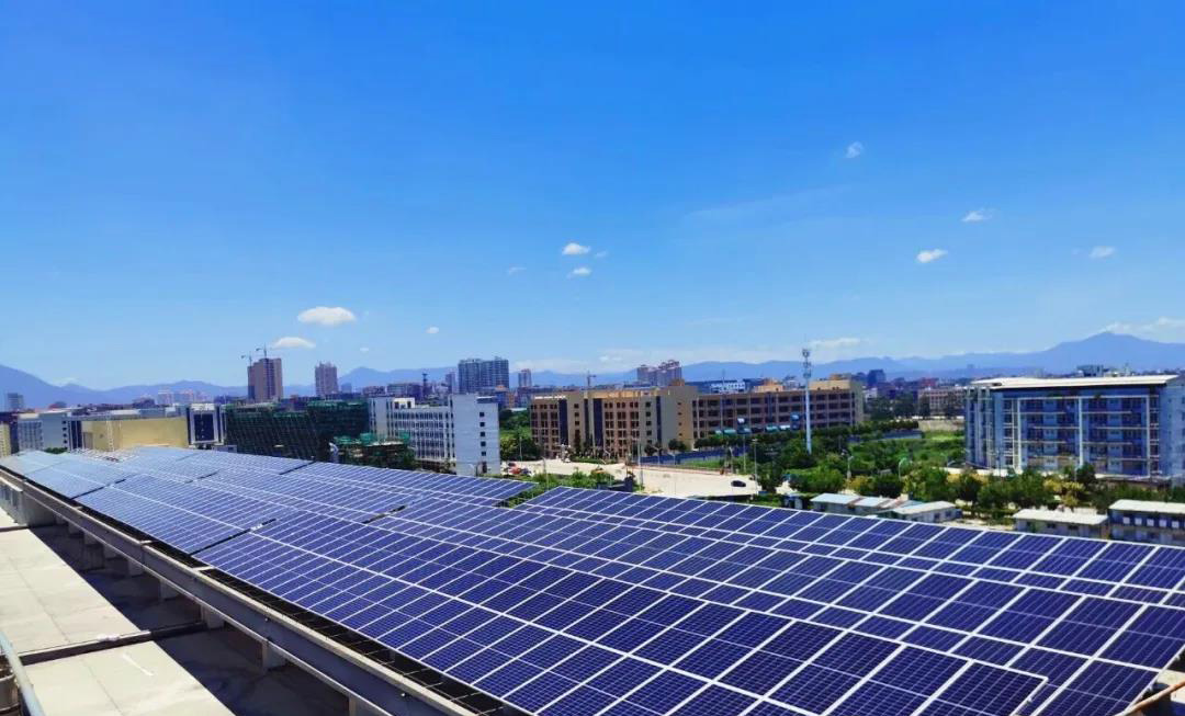 走綠色、生態(tài)、高效的發(fā)展通道——百合鞋業(yè)引進(jìn)光伏發(fā)…